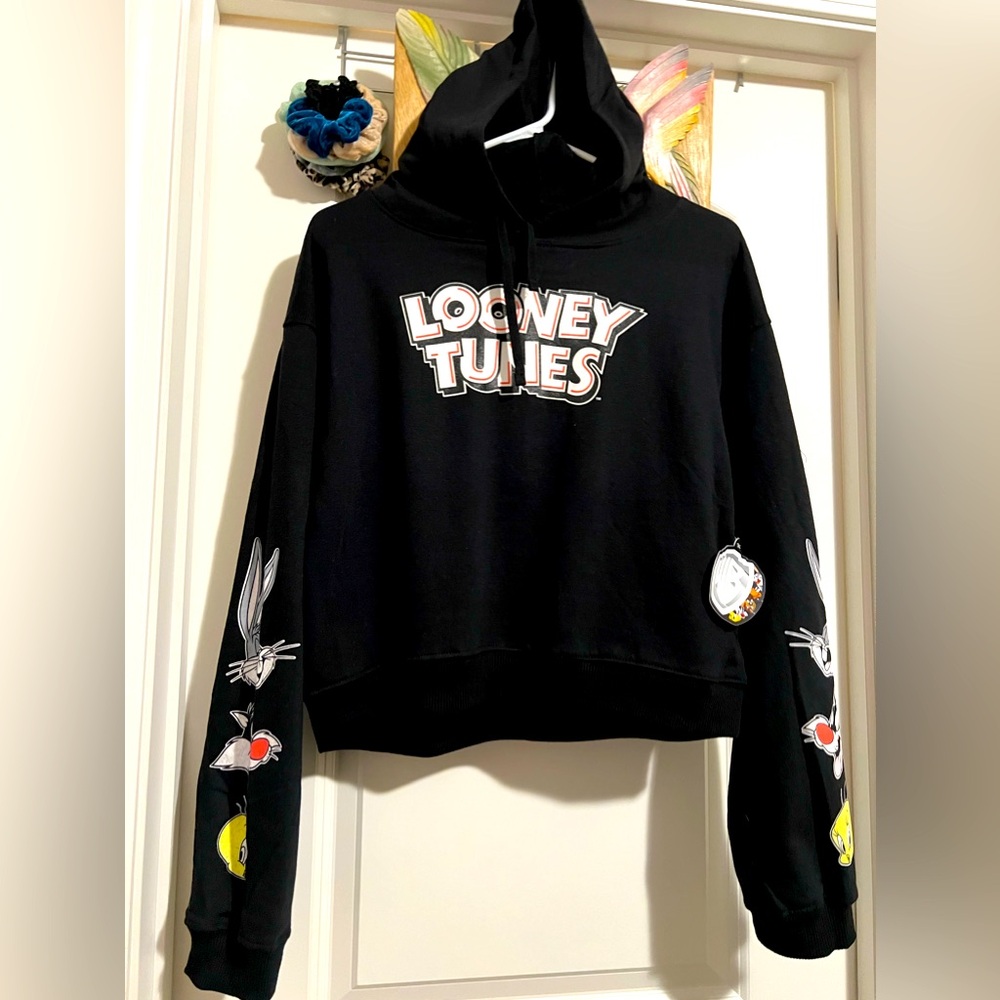 Looney tunes M cropped hoodie